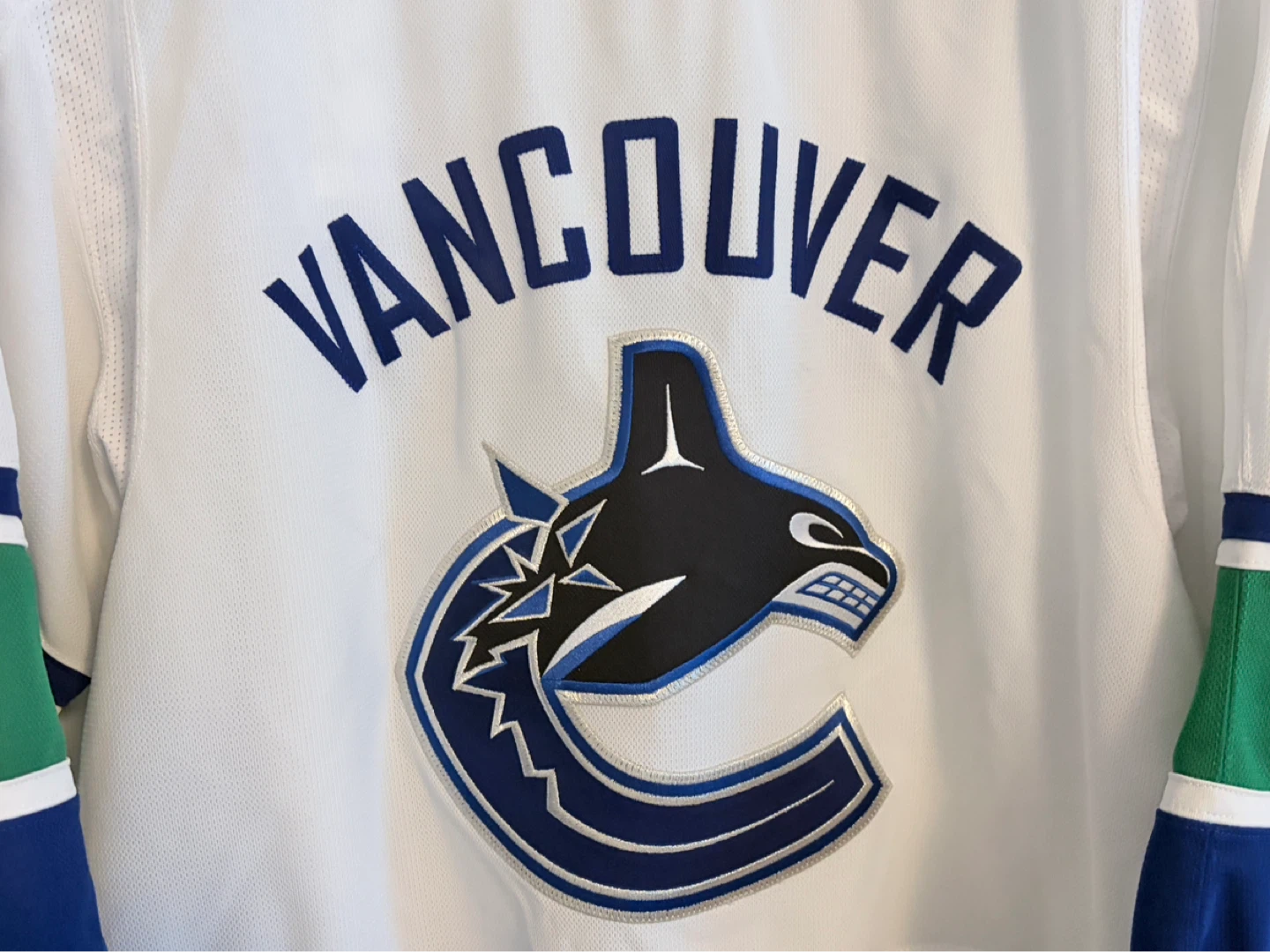 Authentic Adidas Adizero MIC Canucks Gardiner Jersey 58 - photo 5