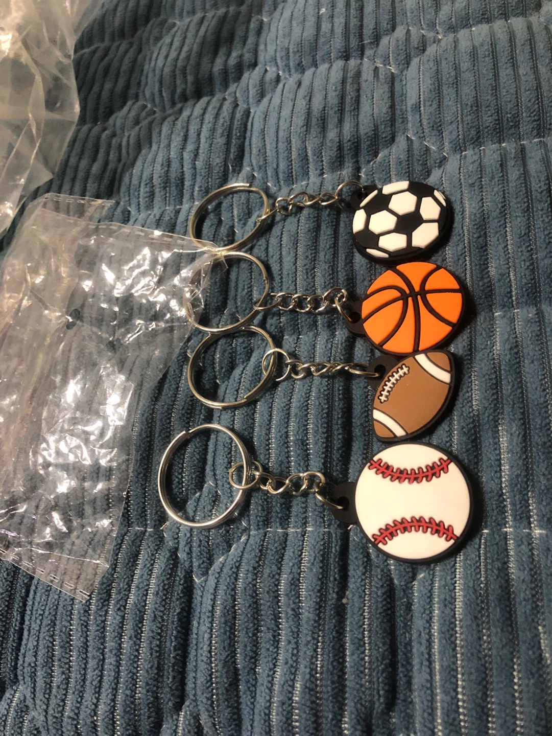 New- Keychains 8 pcs - Soccer, Basketball, Football, Baseball - photo 2