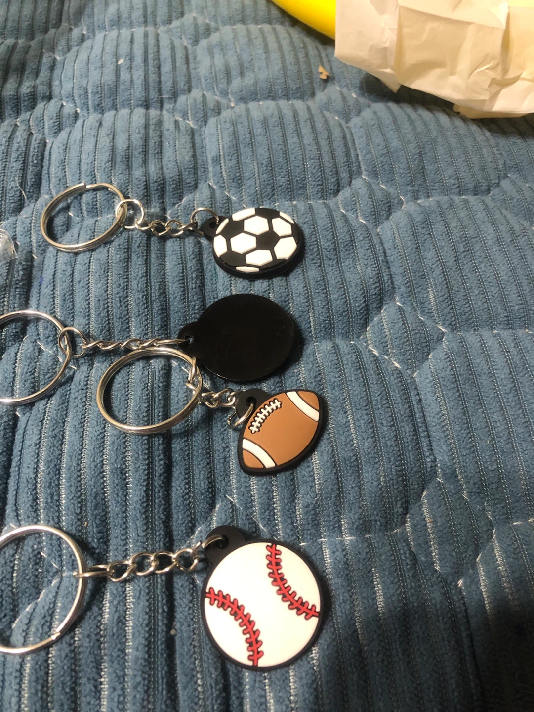 New- Keychains 8 pcs - Soccer, Basketball, Football, Baseball - photo 3
