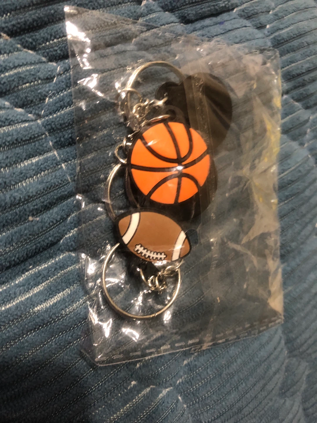 New- Keychains 8 pcs - Soccer, Basketball, Football, Baseball - photo 4