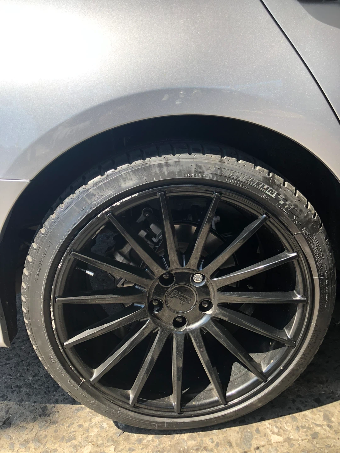 Black Glossy 19" Alloy Wheels with Tires - photo 2