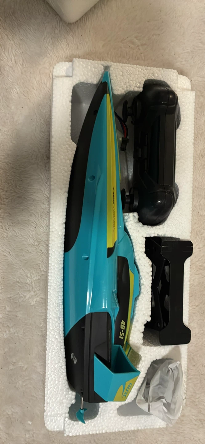 QDRC Fire-Breathing Dragon Remote Control Boat - photo 3
