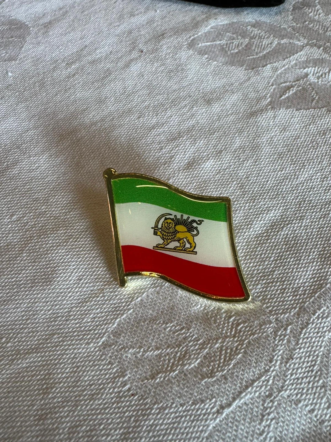 Set of 3 Iranian Flag and Emblem Pins - photo 2