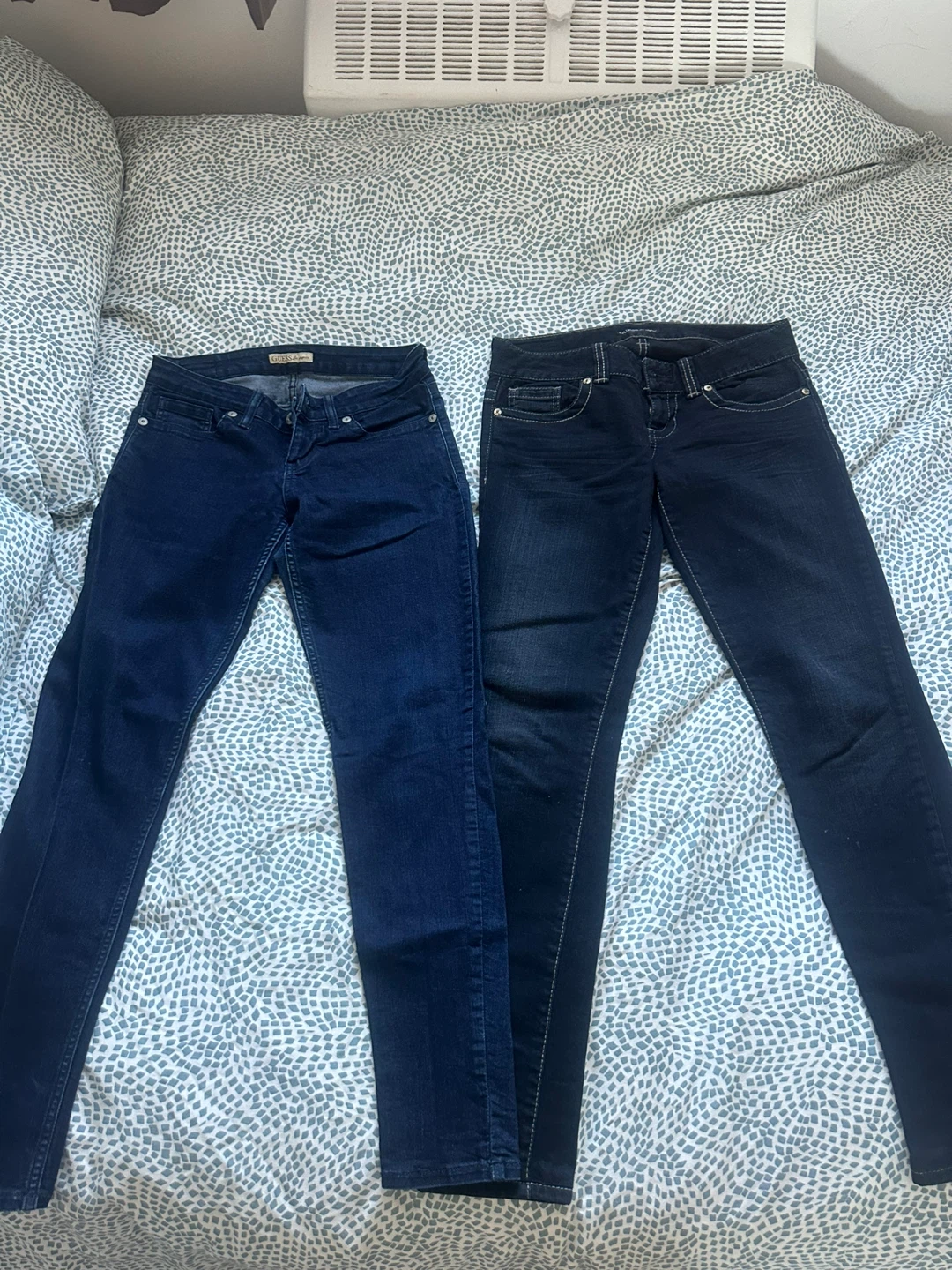 Guess Los Angeles Dark Wash Skinny Jeans