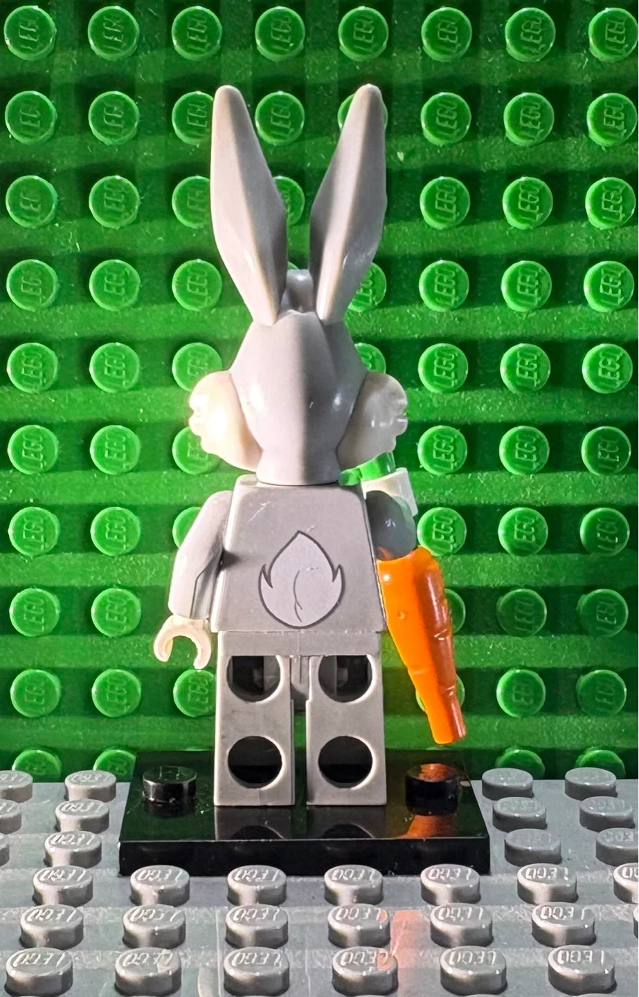 LEGO Bugs Bunny Minifigure with Carrot - photo 3