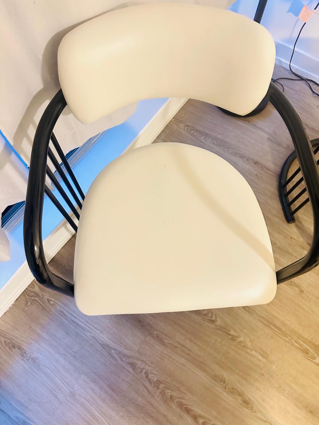 Vintage dining table with 4 chairs - photo 4