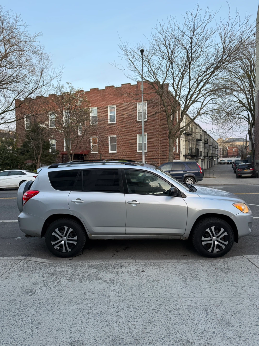 2011 TOYOTA RAV4 AWD 4X4 - photo 5