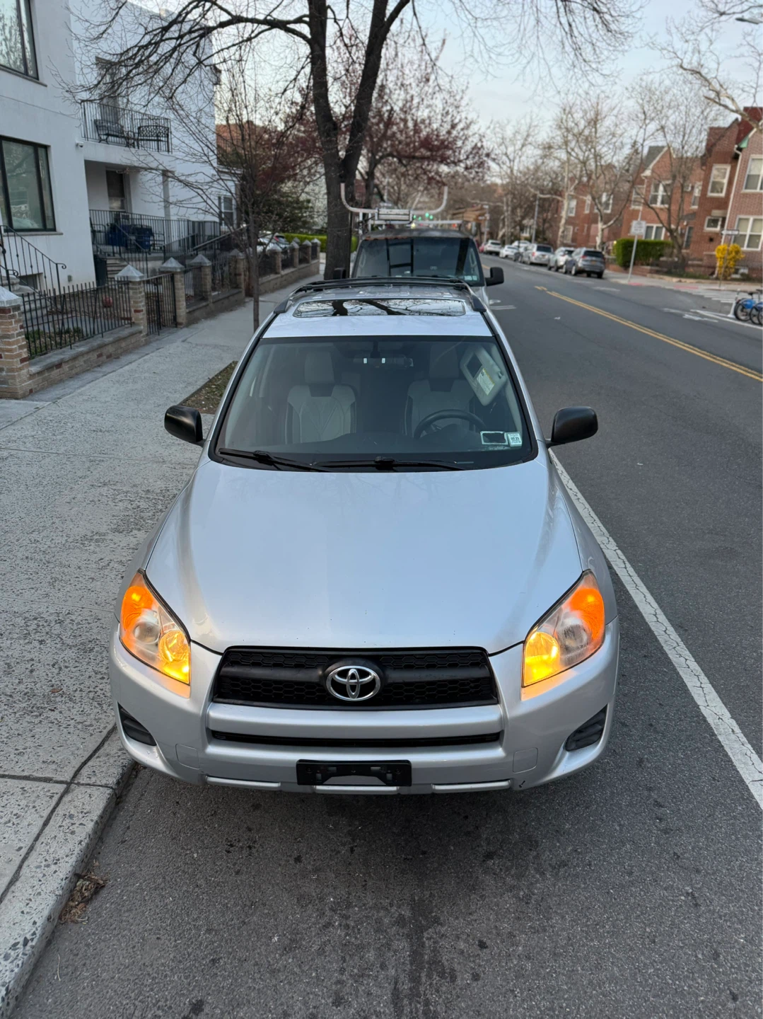 2011 TOYOTA RAV4 AWD 4X4 - photo 2