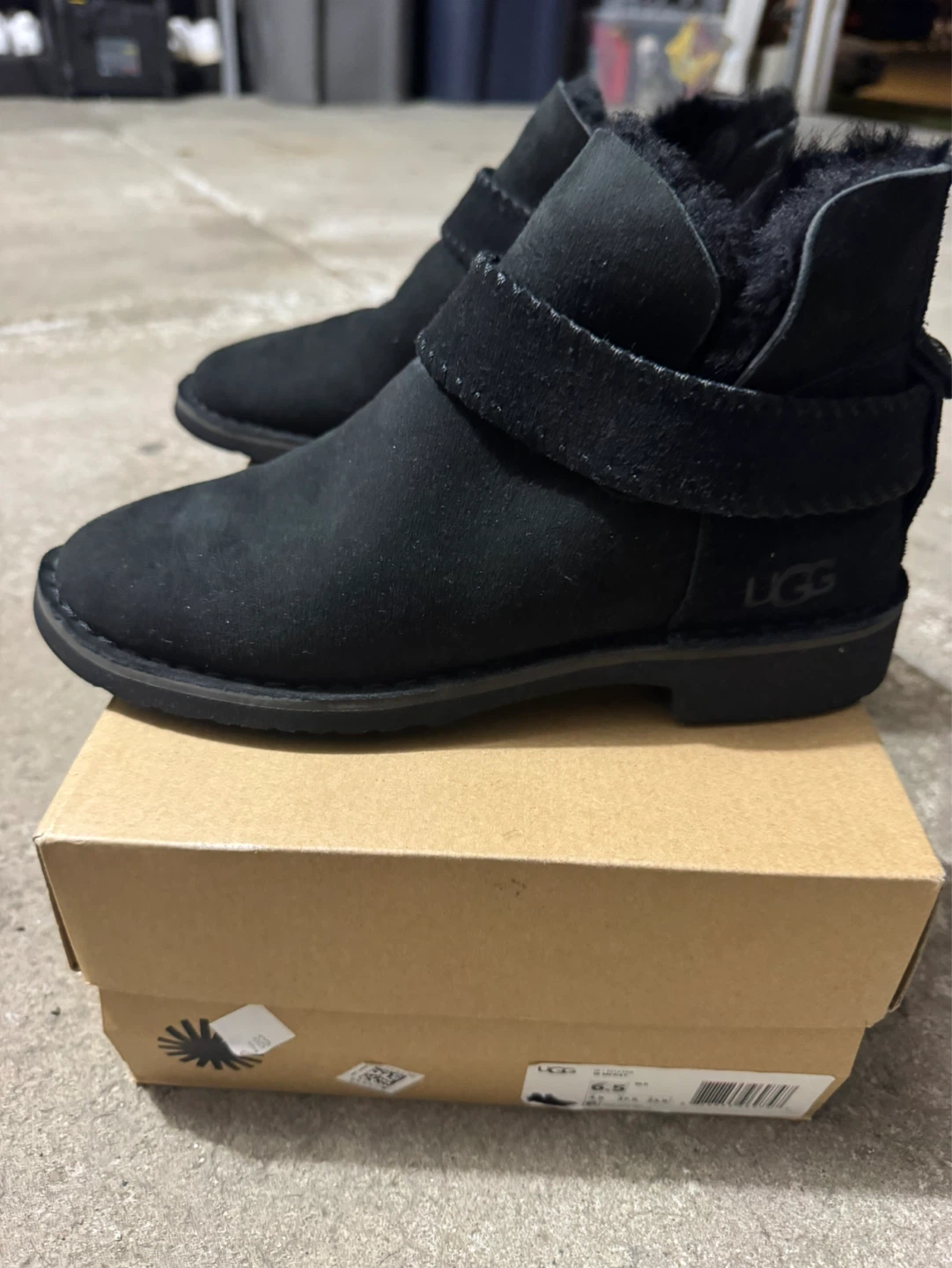 UGG Women's W Brooklin Boot Size 6.5 Black Suede - photo 2