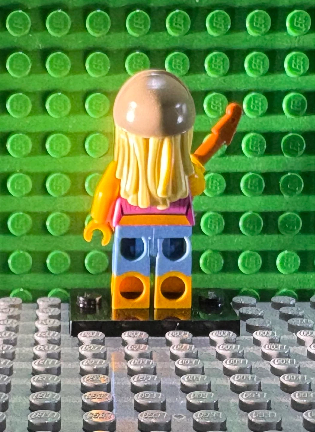 LEGO Minifigure Rock Star Guitarist - photo 3