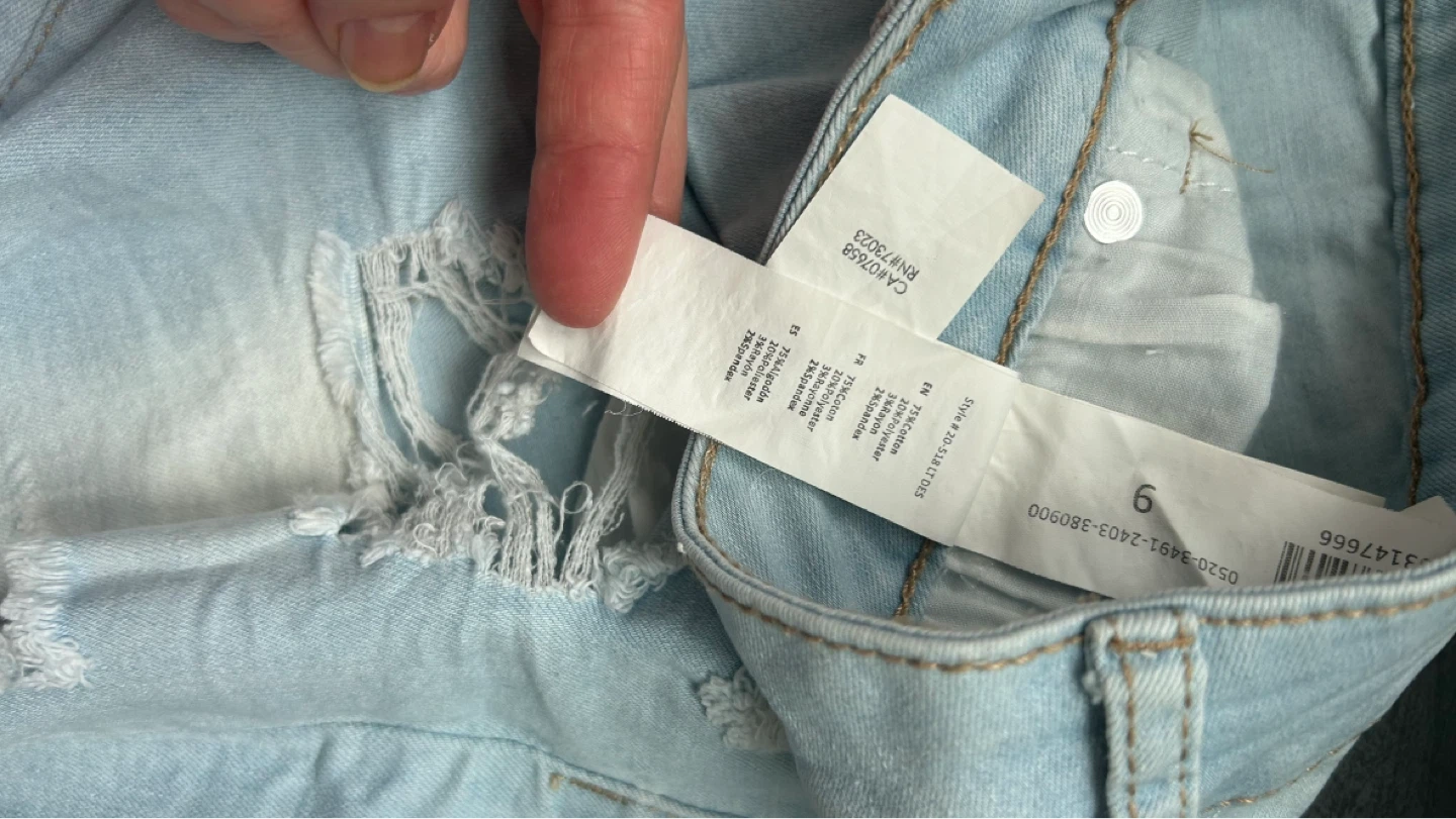 Brand New Stretch Denim Shorts – Size 9 , M (40-41) - photo 4