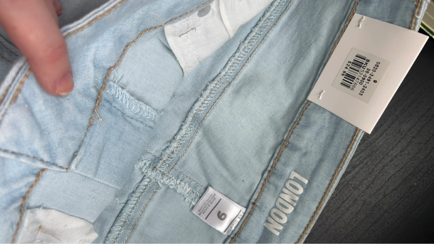 Brand New Stretch Denim Shorts – Size 9 , M (40-41) - photo 5