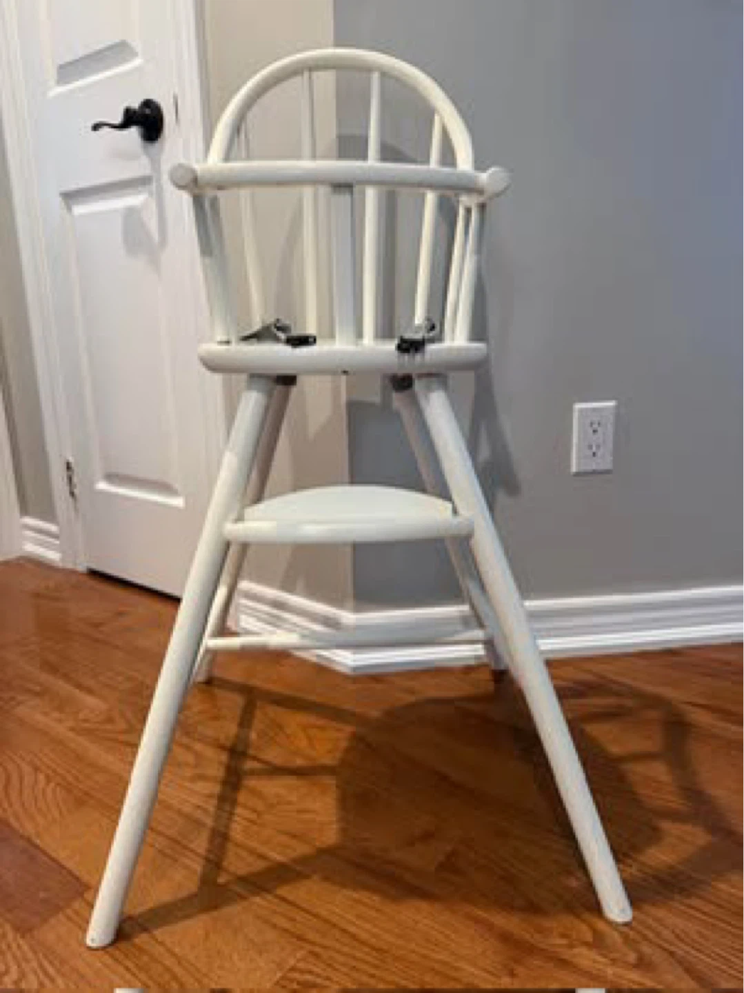 White Wooden High Chair with Safety Straps - photo 2