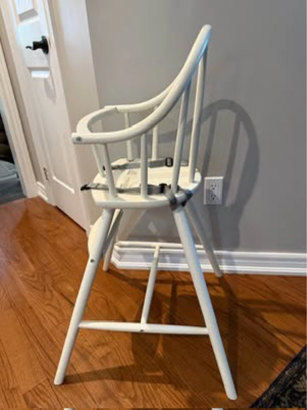 White Wooden High Chair with Safety Straps - photo 4