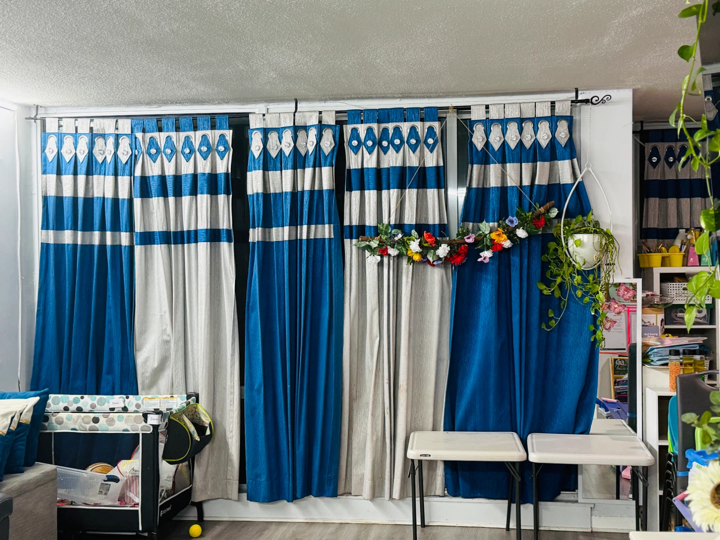 Geometric Pattern Area Rug with matching curtain and cushions - photo 5