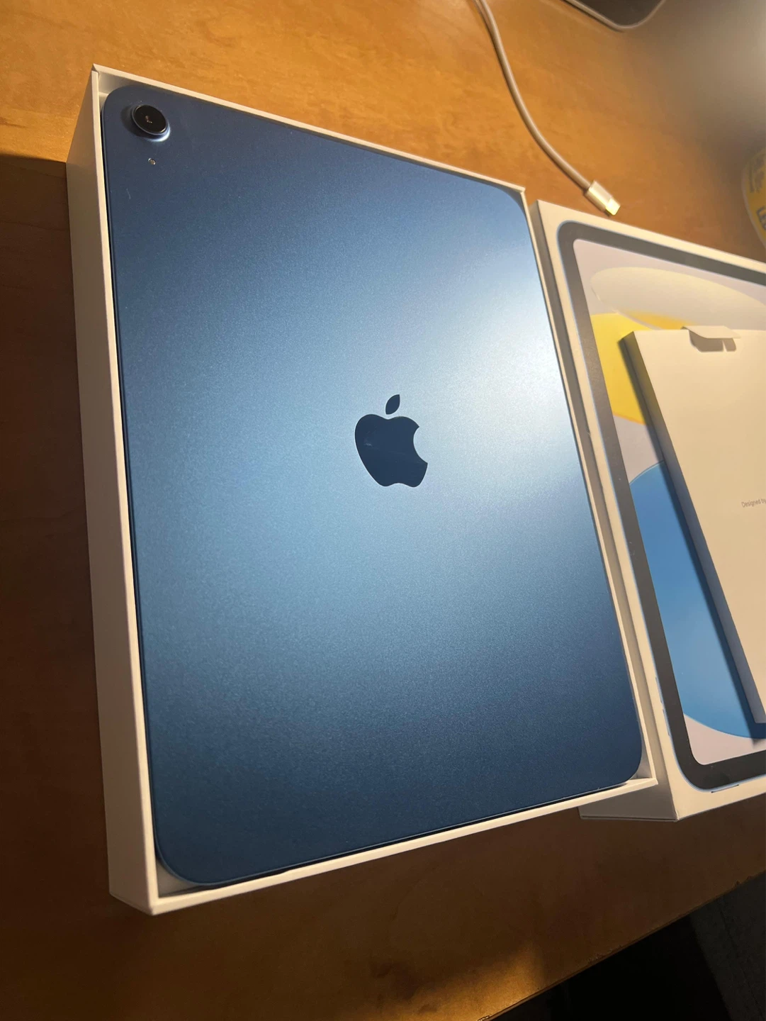 Apple iPad 11th Gen - Blue - photo 2