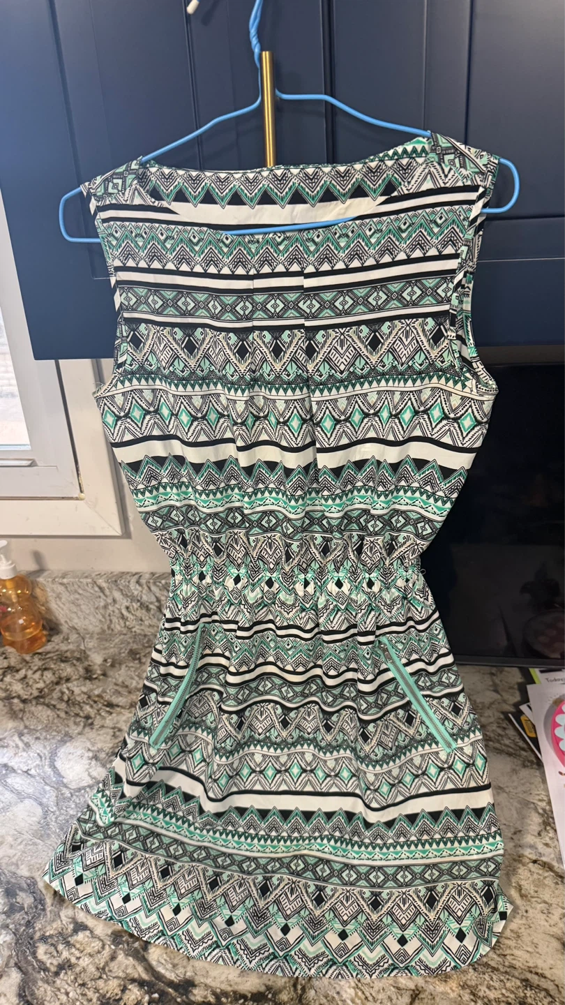 Women's Sleeveless Patterned Dress with Pockets size s