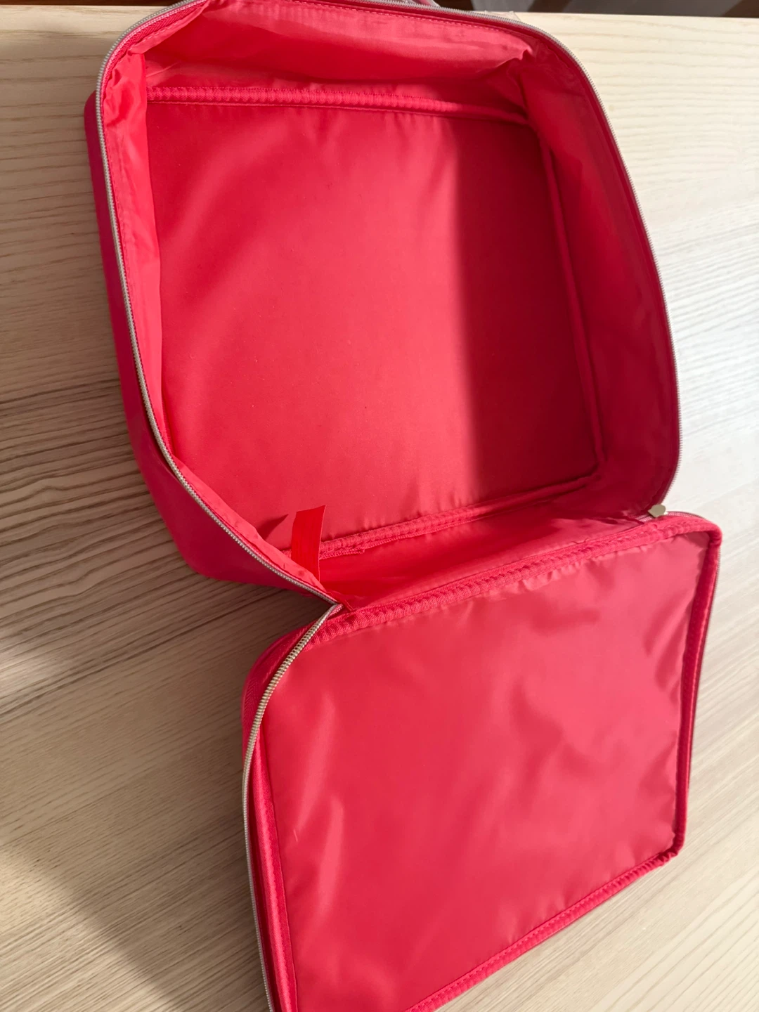 Red Makeup Bag with Star Design (lancome) - photo 4