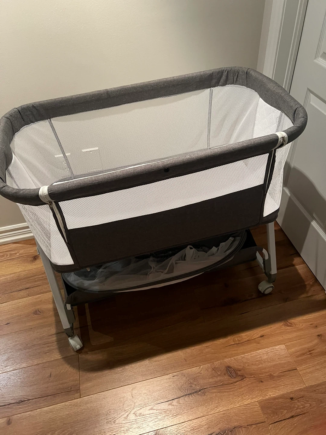 Baby Bassinet with Mattress - photo 4