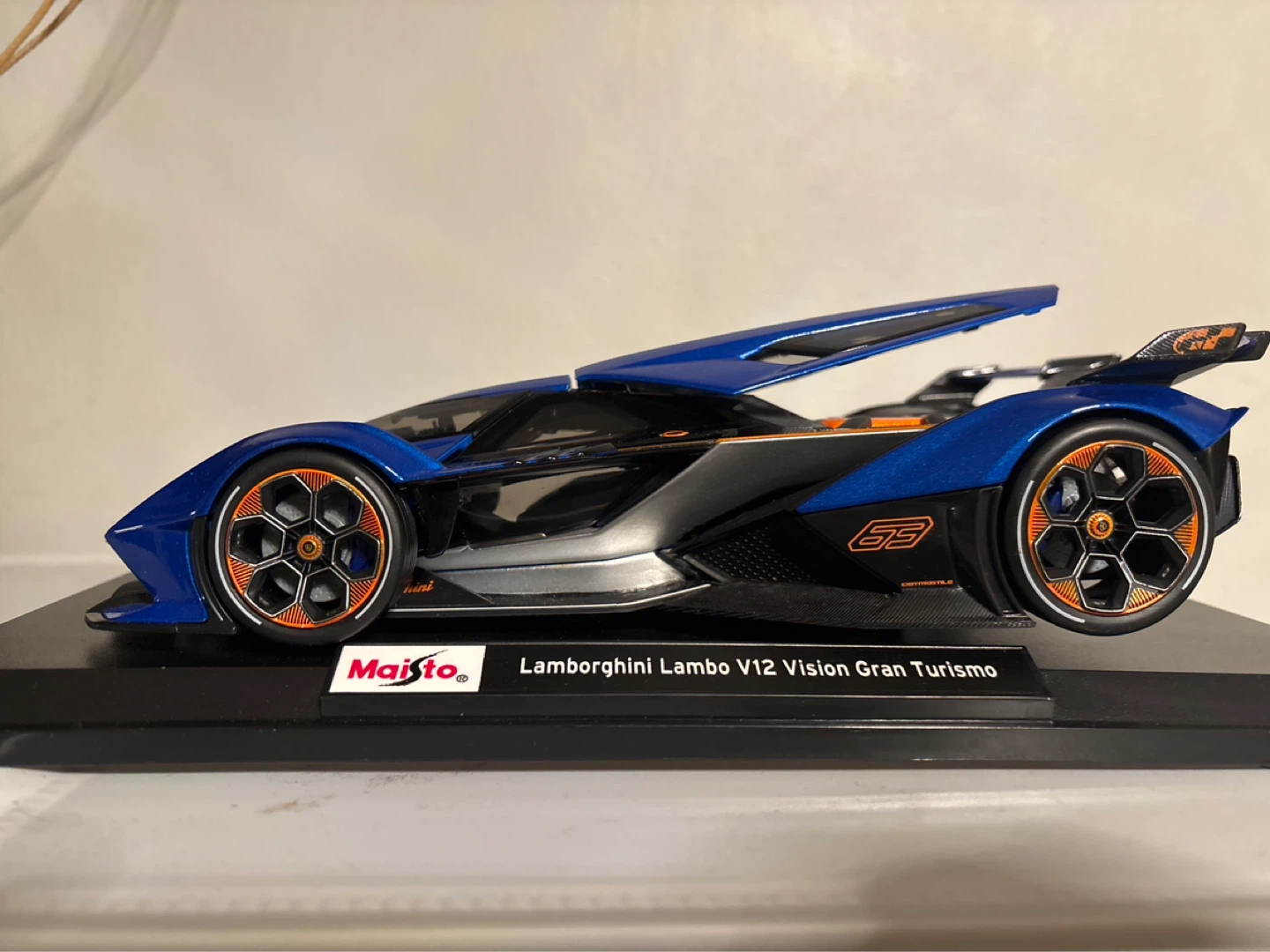 Maisto Lamborghini Lambo V12 Vision Gran Turismo  Model Car
