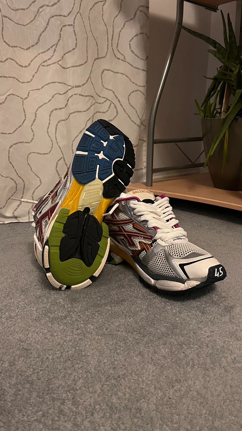 Balenciaga runners - photo 2