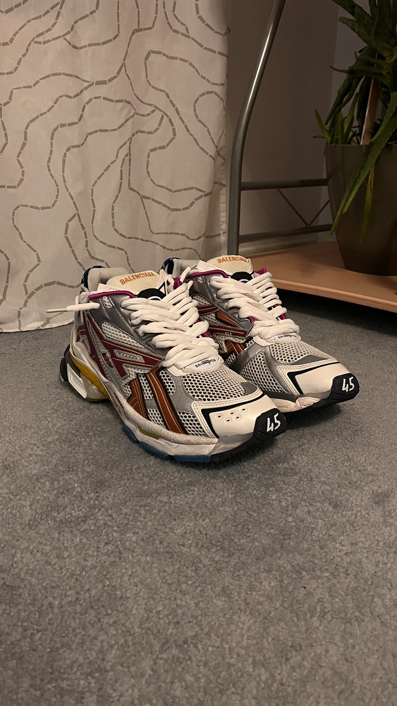 Balenciaga runners
