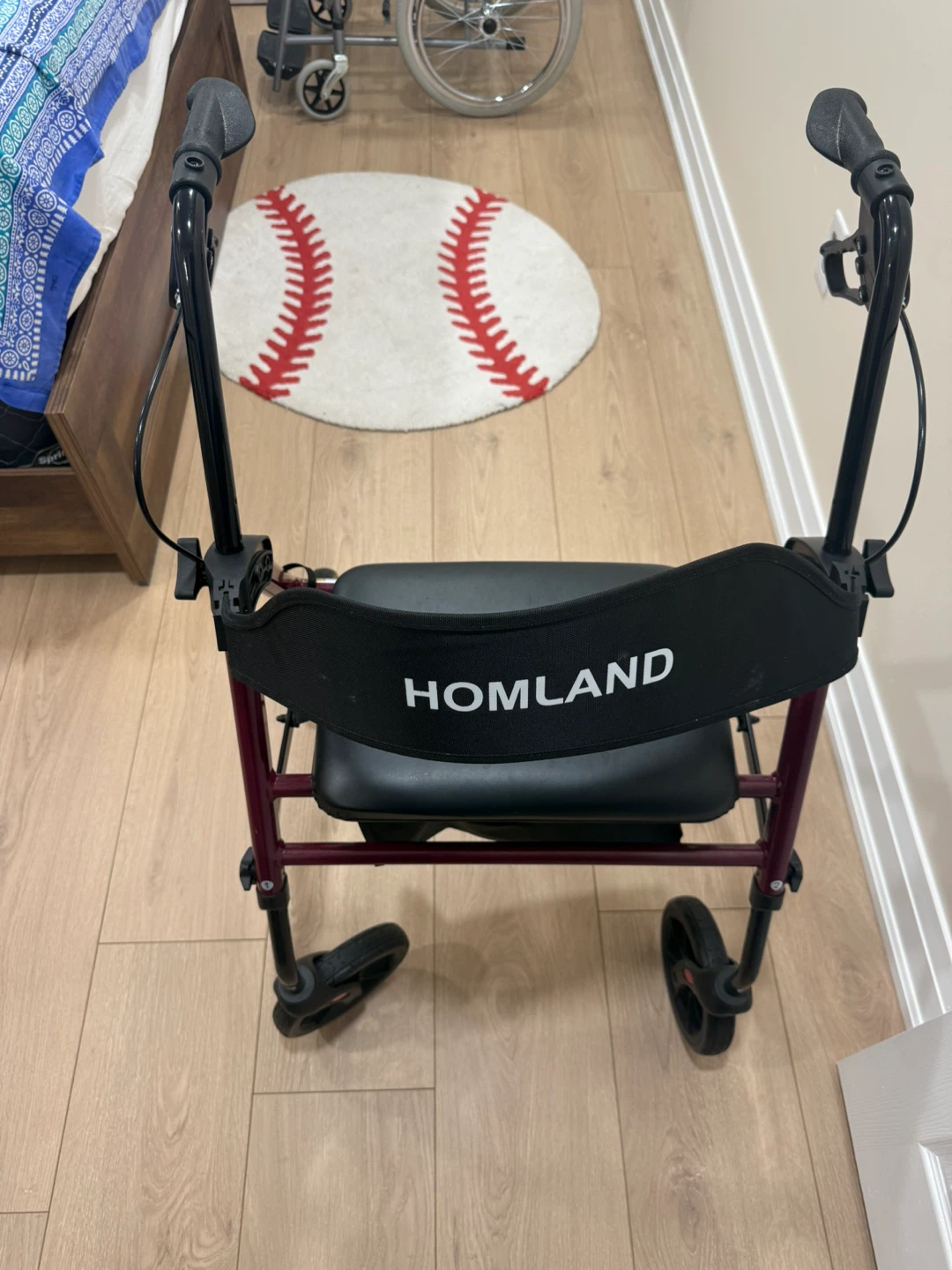 In brand new condition HOMLAND Rollator Walker with Seat and Bag - photo 3