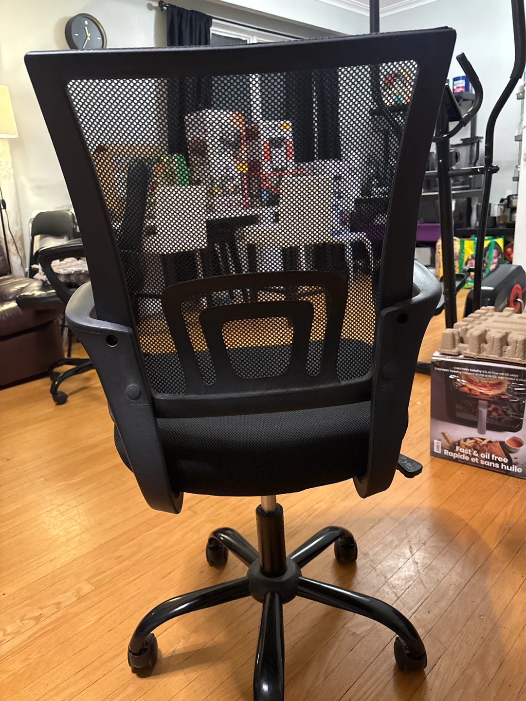 Black Mesh Office Chair - photo 2