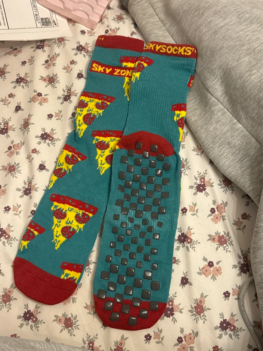 Sky Socks Pizza Grip Socks