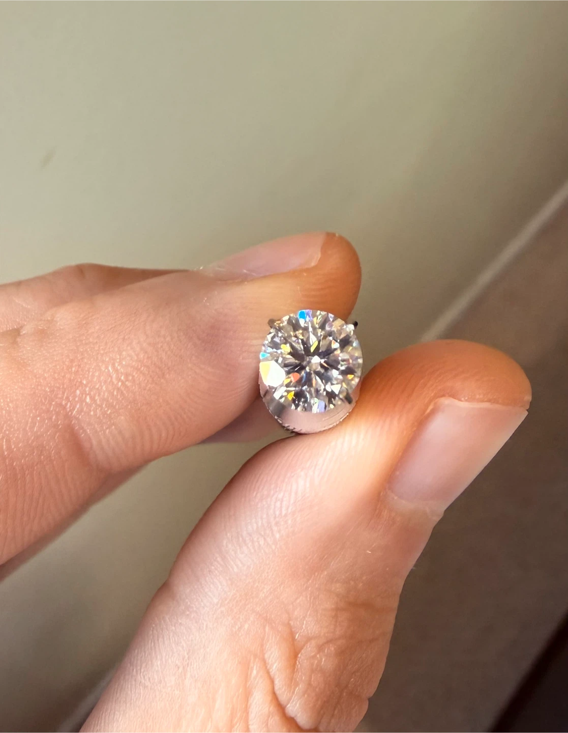 1.0 Carat Round Brilliant Moissanite GRA Certified - photo 2