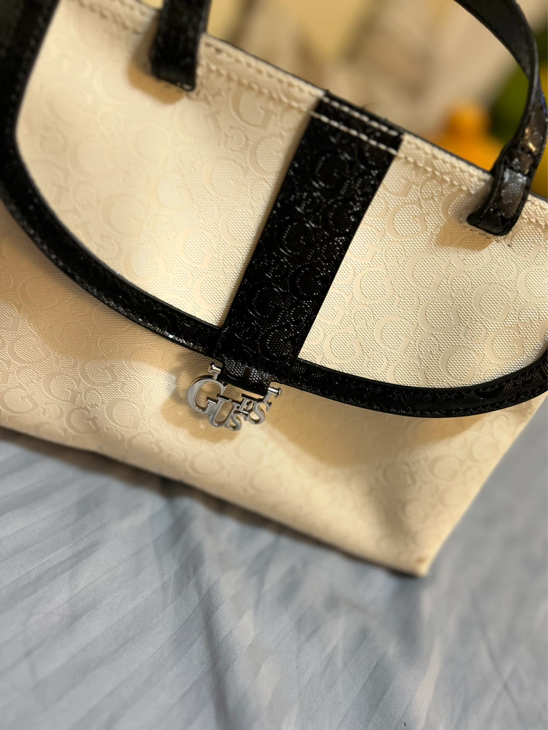 GUESS Cream & Black Monogram Shoulder Handbag
