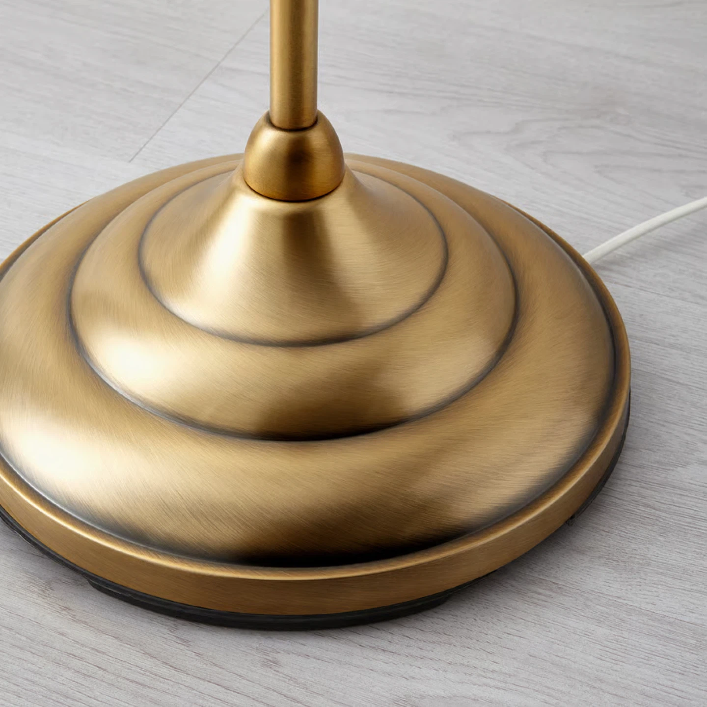 Brass/White Floor Lamp - photo 4