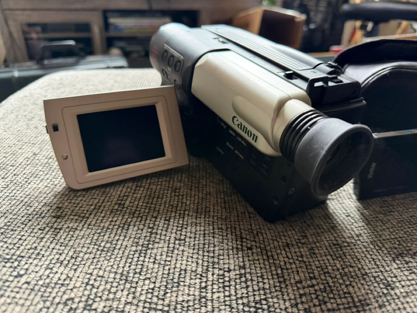 Canon ES-2000 Hi8 Camcorder with Vivitar HD camcorder - photo 4