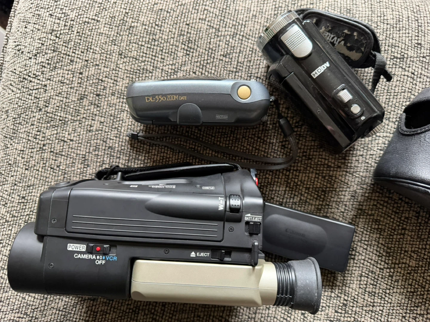 Canon ES-2000 Hi8 Camcorder with Vivitar HD camcorder - photo 2