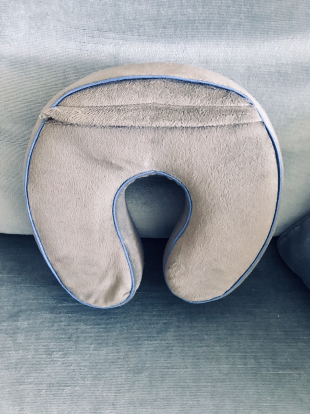 Travel Pillow/Neck Rest *Memory Foam* with zip cover - photo 2