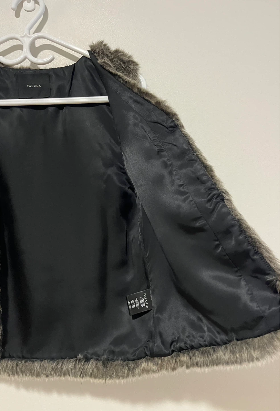 Aritzia Talula Faux Fur Vest - Size XS - photo 2