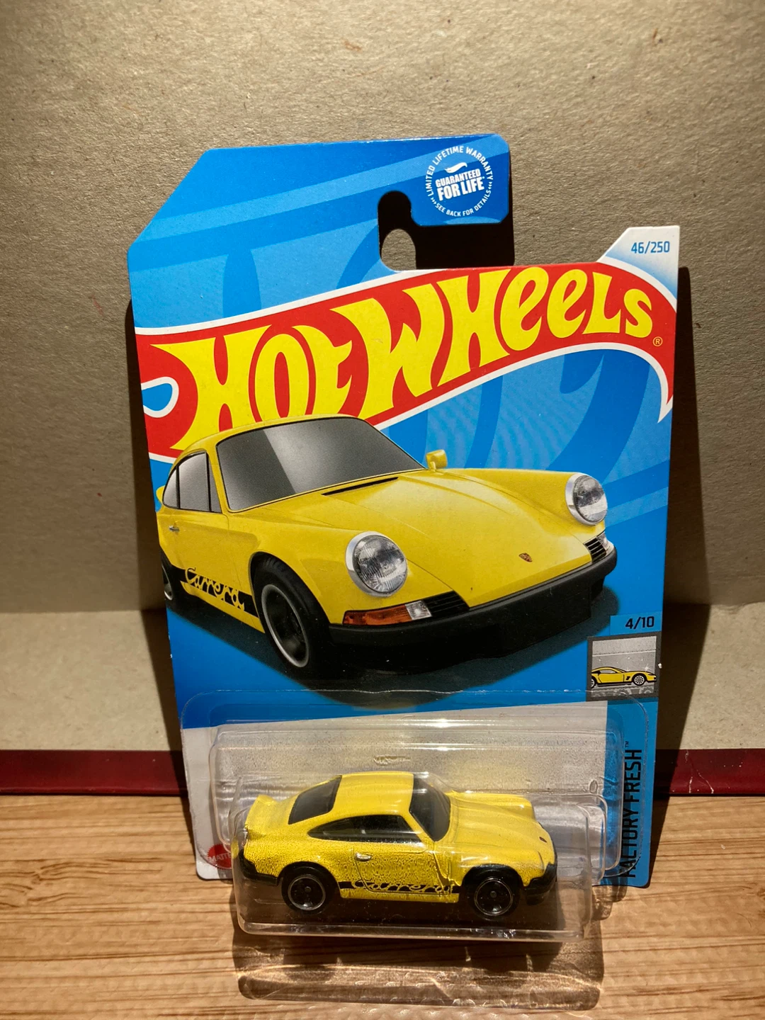 Hot Wheels / Porsche 911 Carrera RS 2.7 / Yellow
