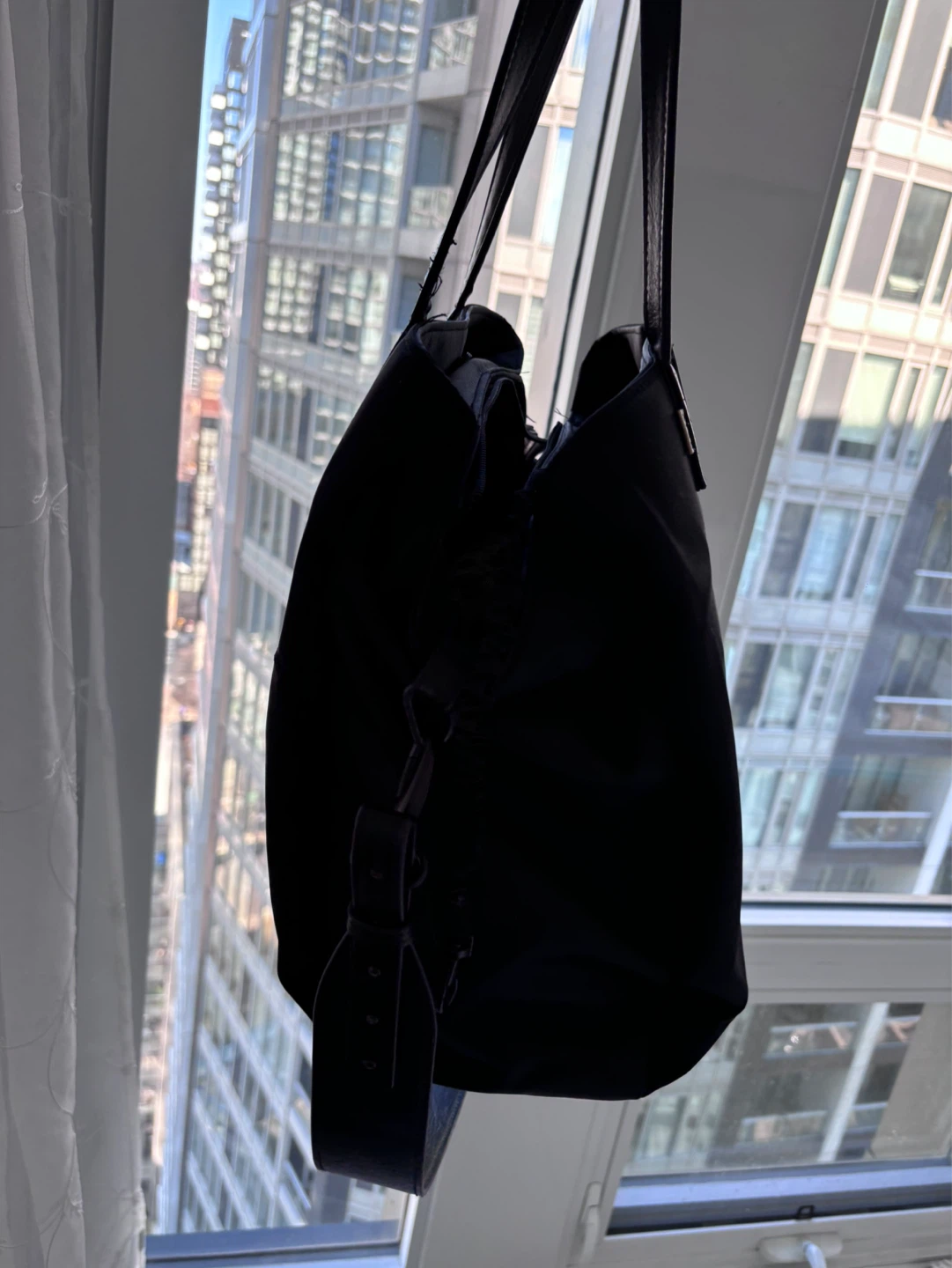 BÉIS The Commuter Tote Bag in Black - photo 5