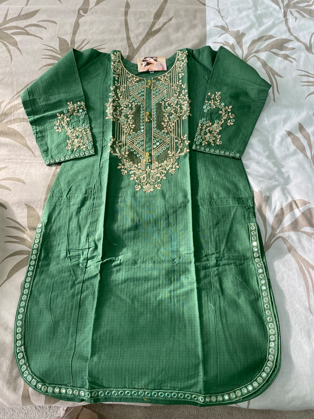 Embroidered khaddar fabric Kurti with gharara - photo 5