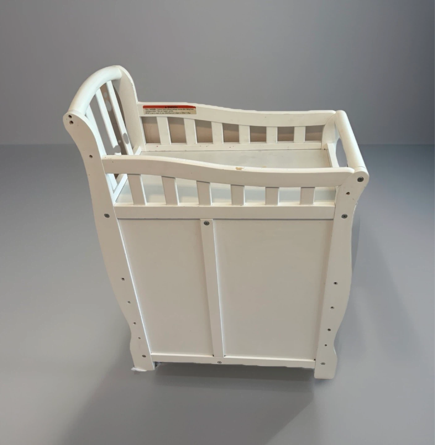 White Wooden Baby Changing Table with Drawers $40 - photo 4
