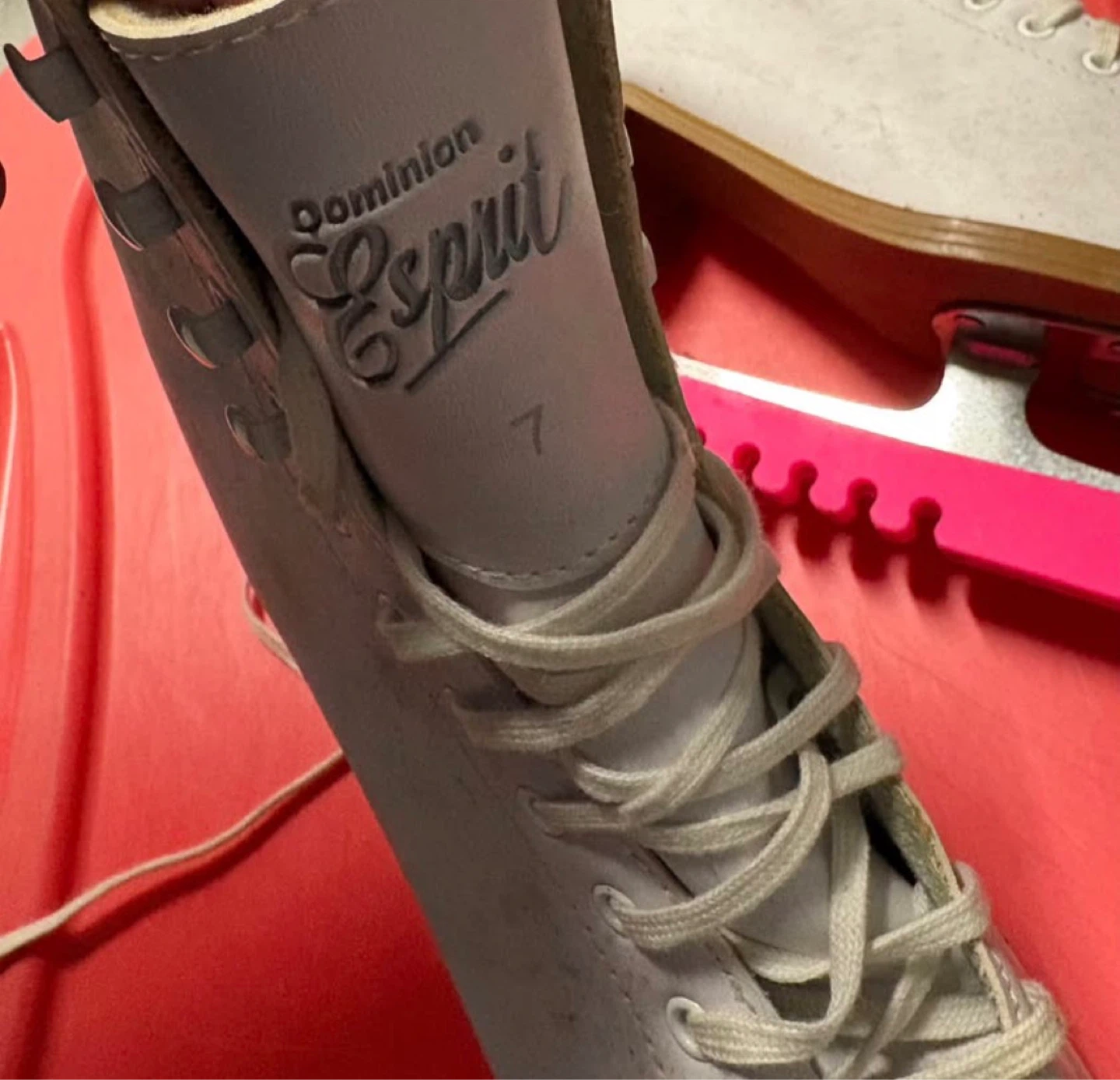 Dominion Spirit Figure Skates Size 7 - photo 3
