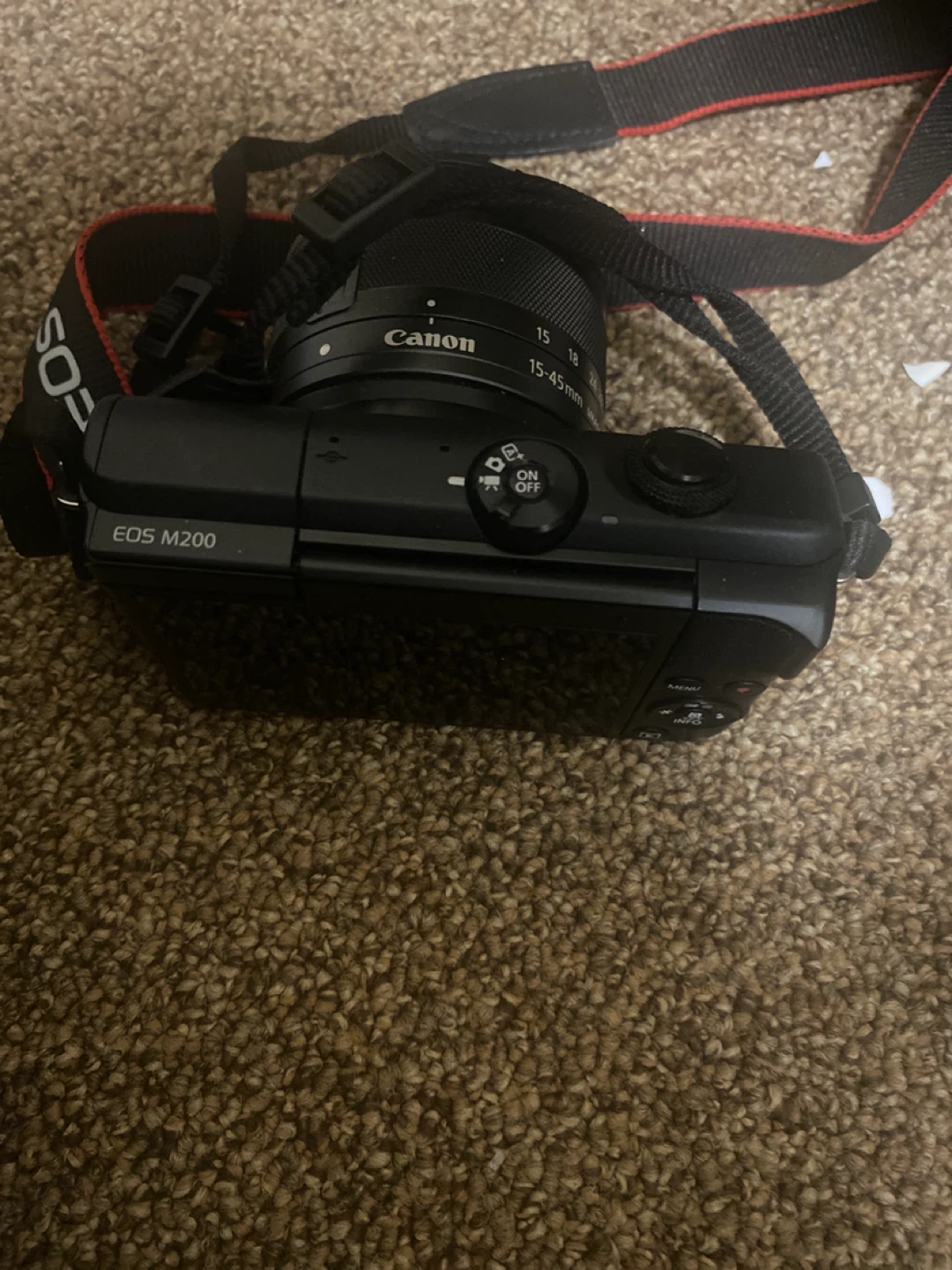 Canon EOS M200 Mirrorless Camera with 15-45mm Lens
