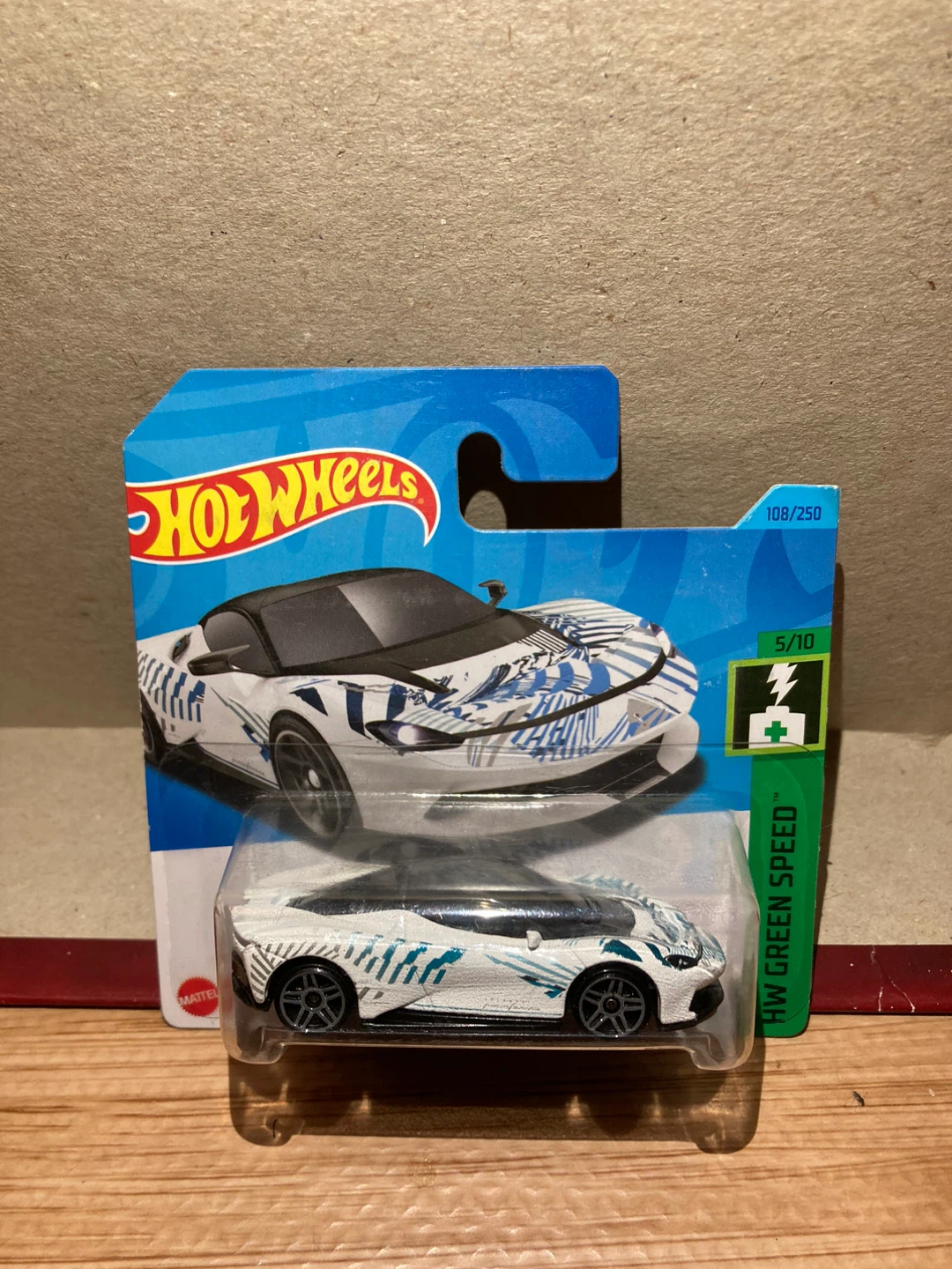 Hot Wheels / Automobili Pininfarina Battista / White