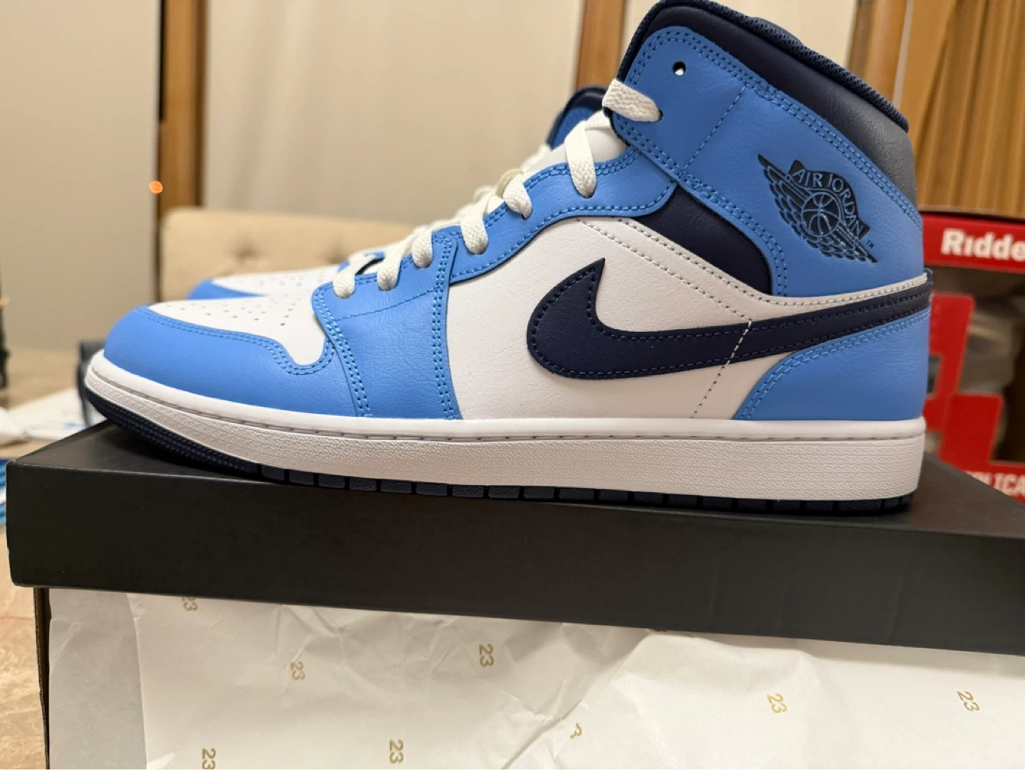 Air Jordan 1 Mid University Blue / Midnight Navy - Size 13 - photo 4