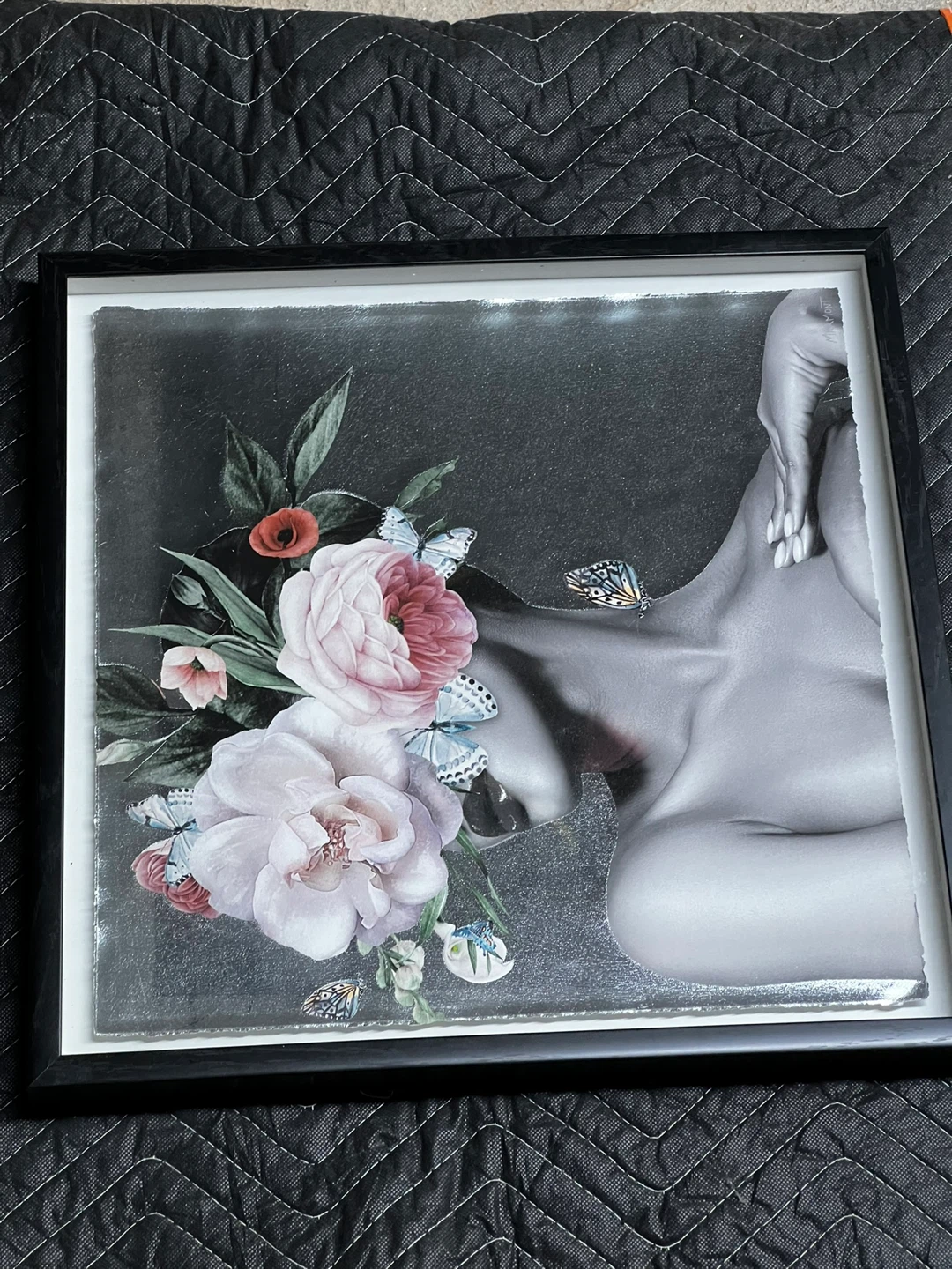 Framed Wall Art with Woman and Flowers - photo 2