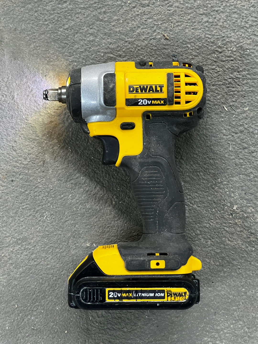 DeWalt 20V MAX Cordless Impact Wrench