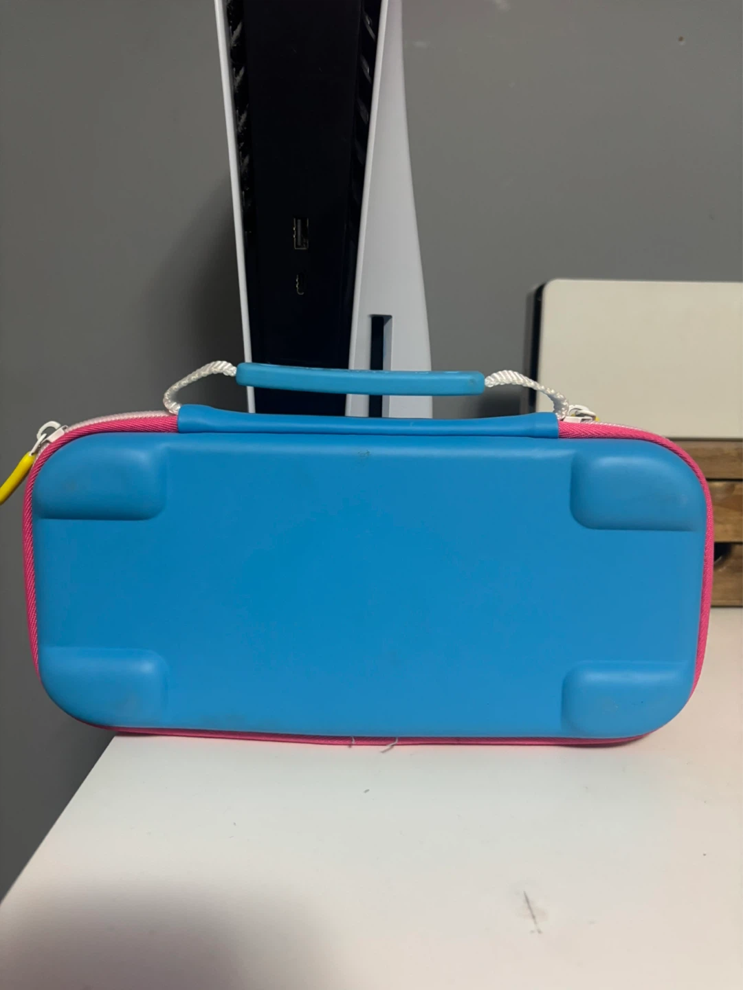 Kirby Nintendo Switch Carrying Case - photo 2