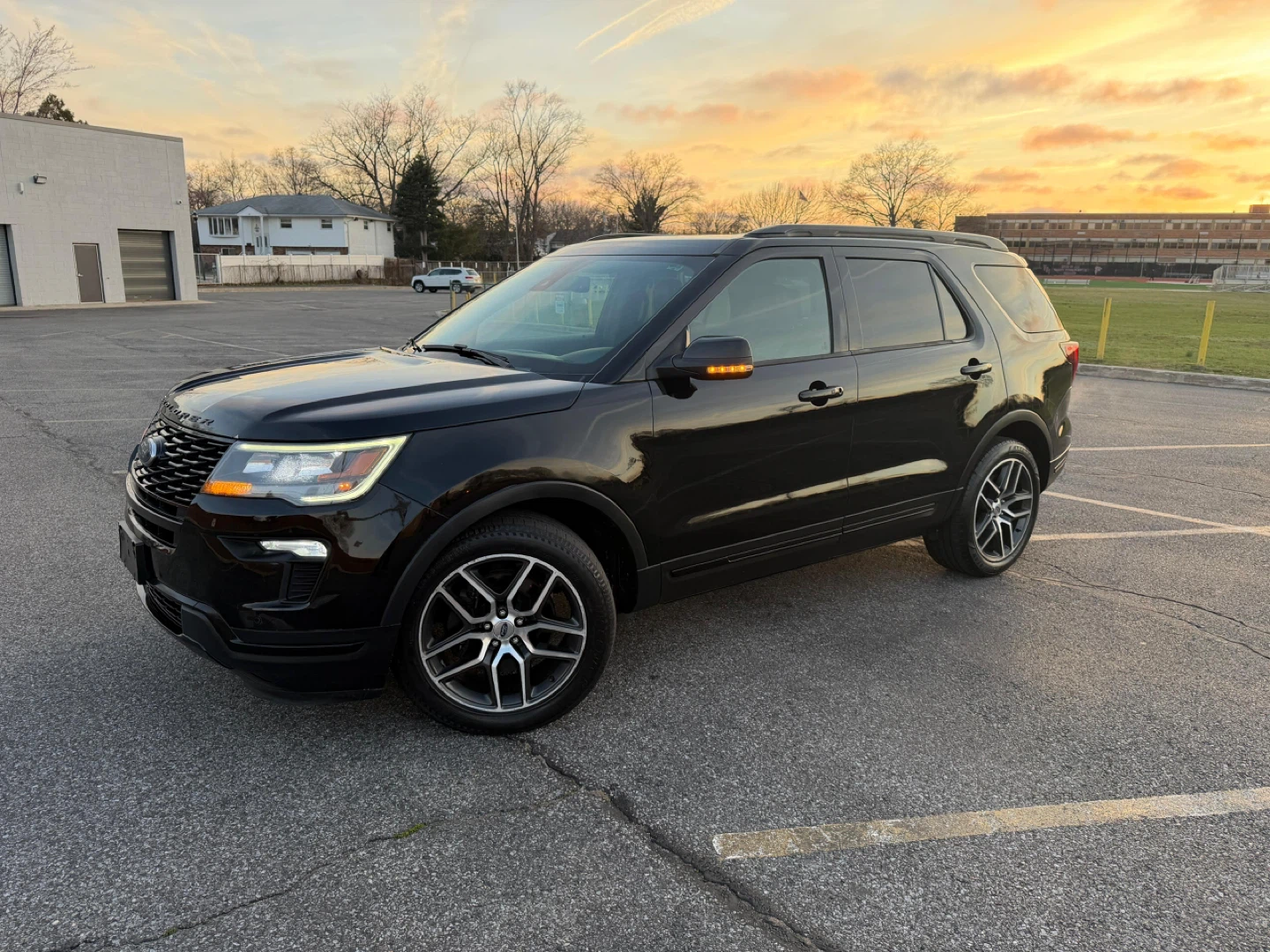 Black Ford Explorer SUV SPORT 2018 - photo 2