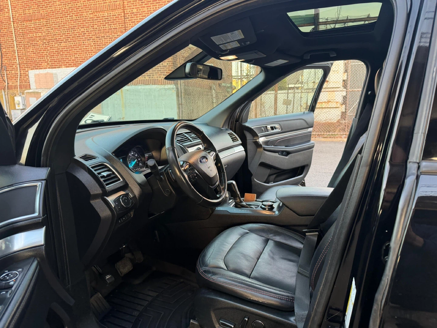 Black Ford Explorer SUV SPORT 2018 - photo 5