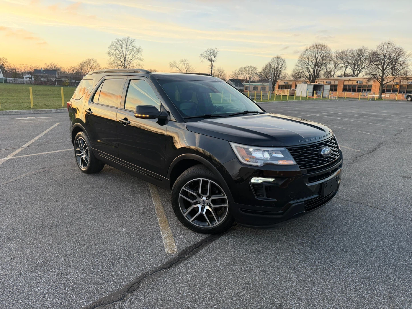 Black Ford Explorer SUV SPORT 2018